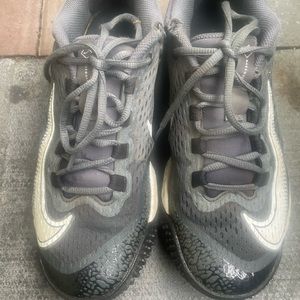 Nike kids turf shoes size 6Y outgrew too fast